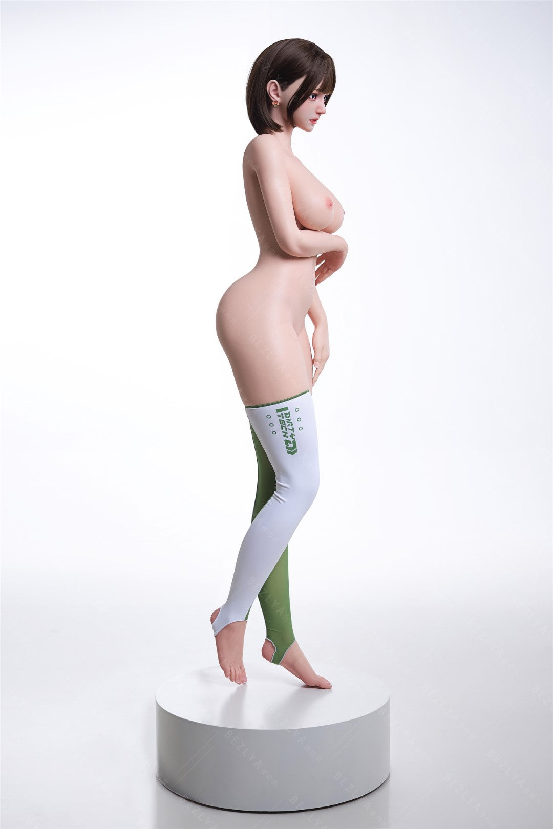 Boneca Sexual Campânula (Bezlya Doll Copo E de 155cm 2.2CF Silicone)