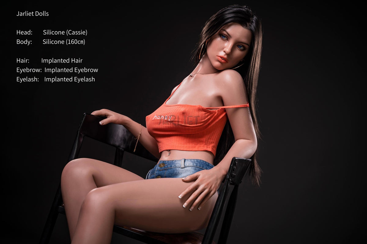 Boneca Sexual Cassie (Jarliet Silicone com copo C de 160 cm)