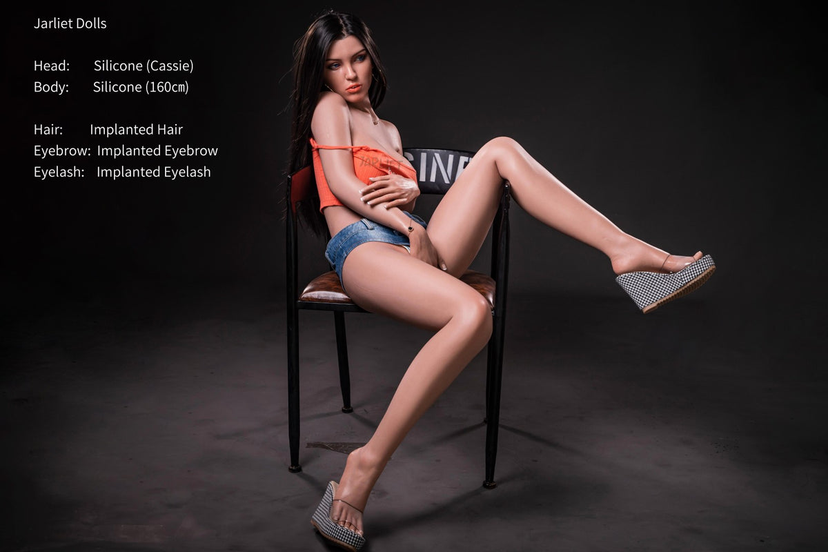Boneca Sexual Cassie (Jarliet Silicone com copo C de 160 cm)