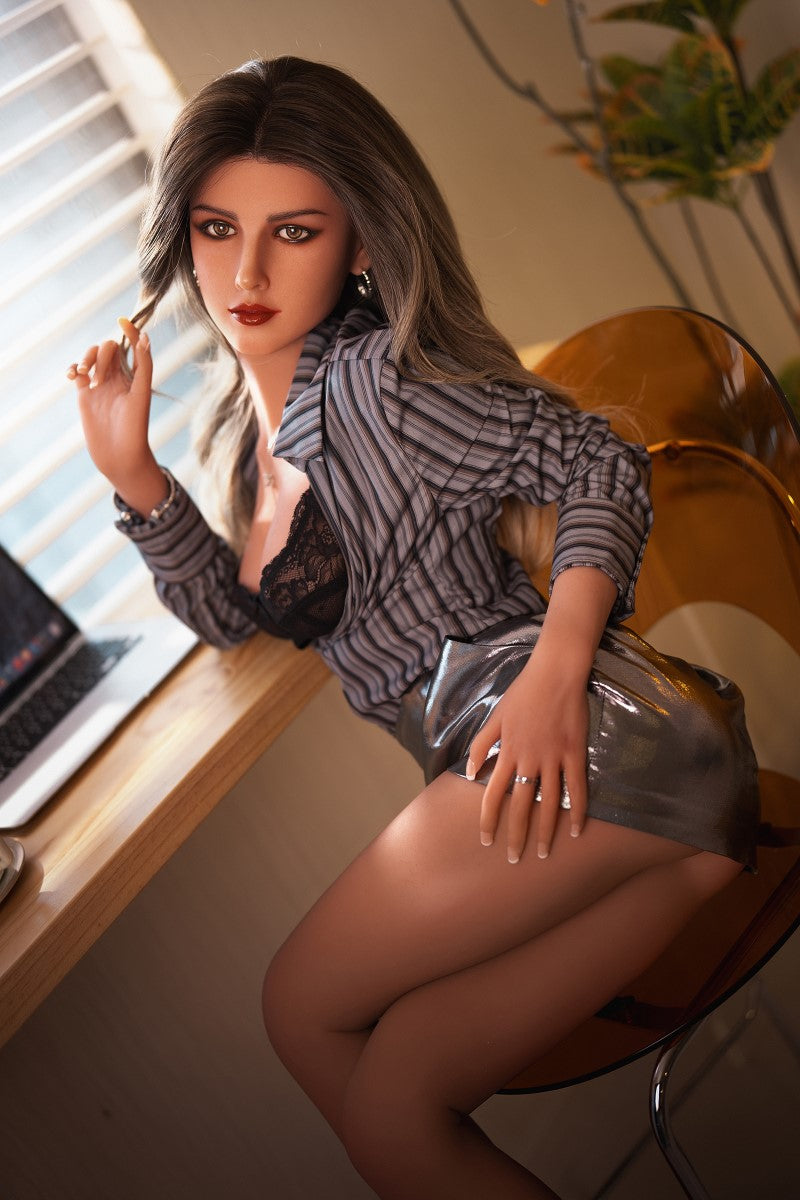 Boneca sexual personalizável Nicky com diferentes tons de cabelo e pele