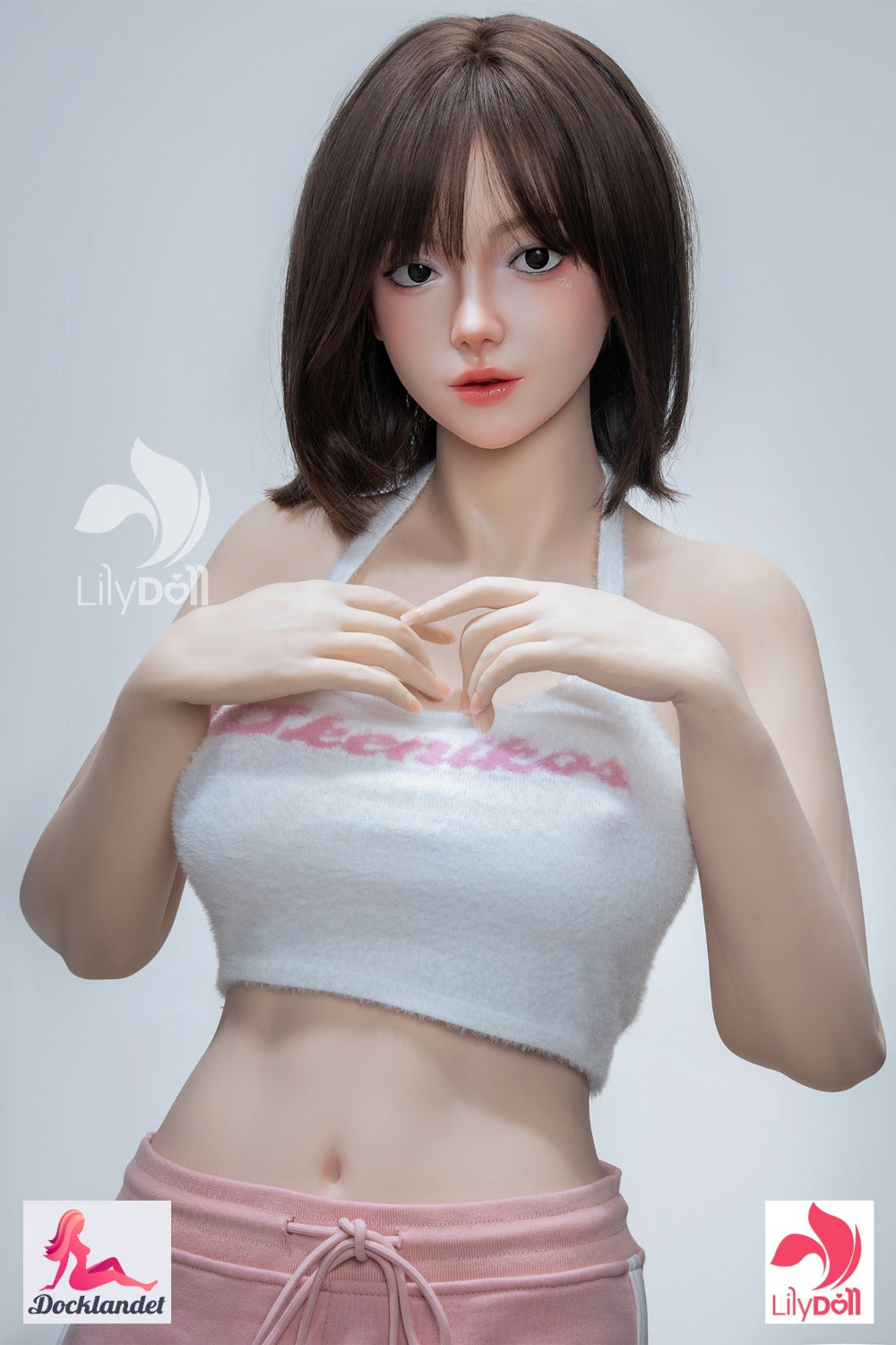LilyDoll Boneca sexual Elara-B em pose sensual com copas F