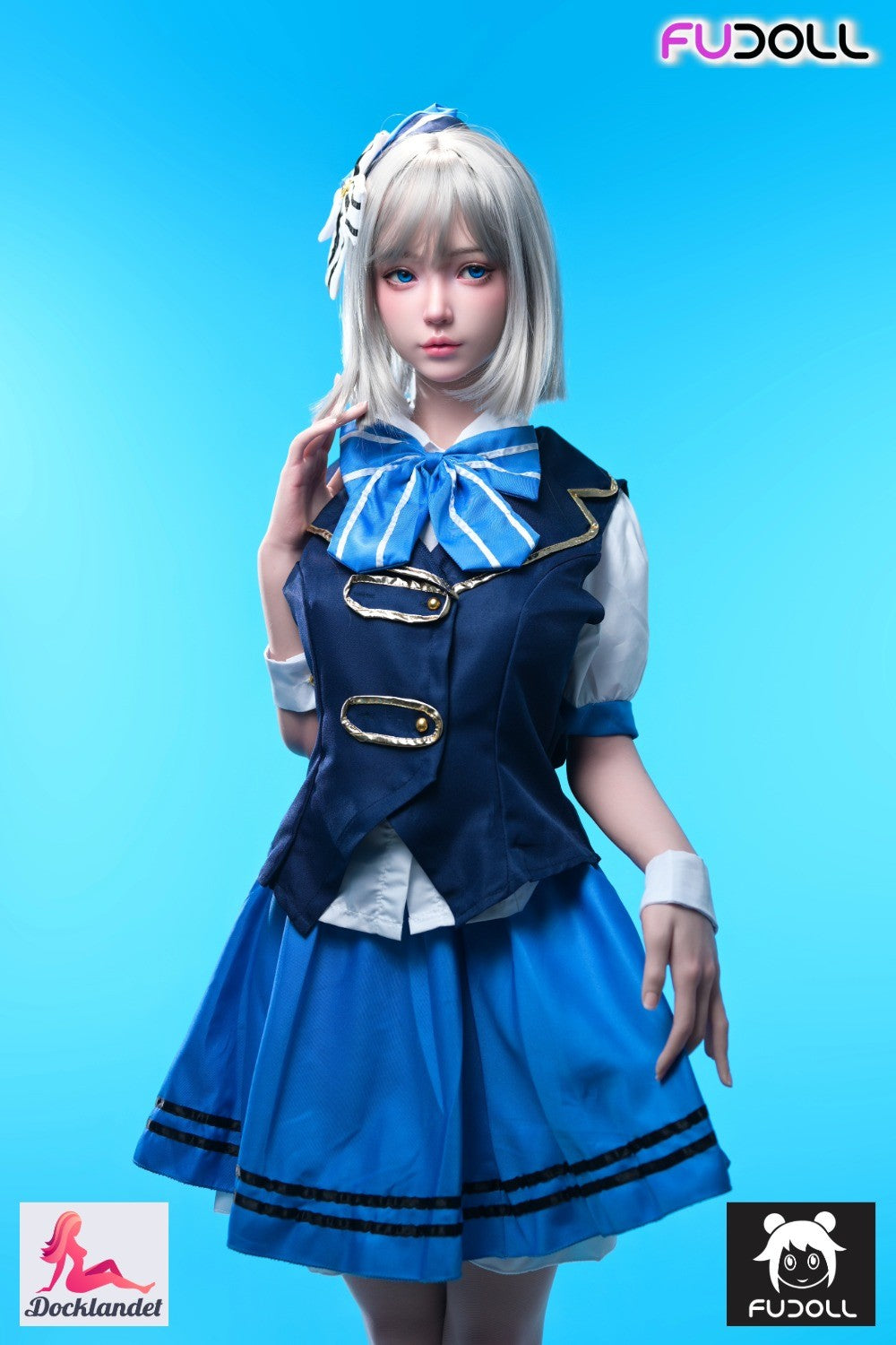 Qianxia är en 152 cm lång sexdocka med bröststorlek F-kupa från märket FUDoll. En exklusiv realistisk docka i verklig storlek tillverkad helt i silikon. Denna version av FUDOLL's 152 cm kropp är utrustad med extra detaljerad hud, så kallat "Real skin texture" (RST).