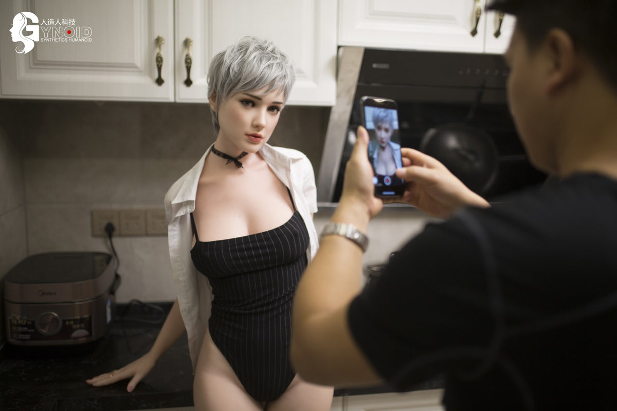 muñeca sexual Laura Modelo 11 (Gynoid Doll 162 cm E-Copa de silicona)