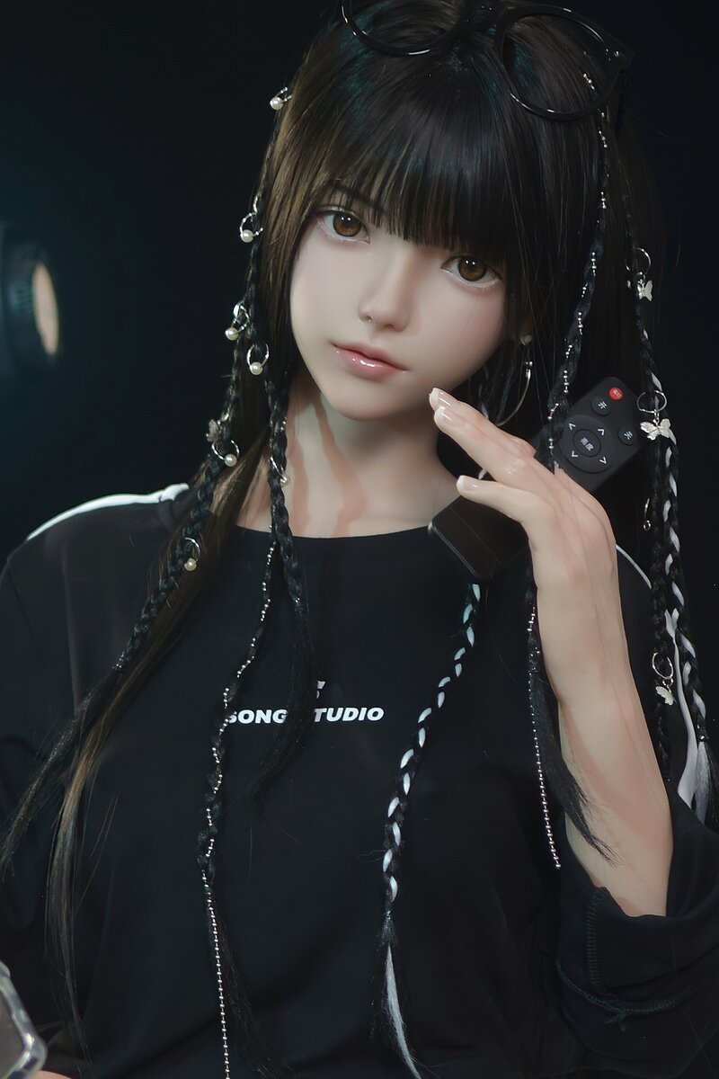 Boneca sexual Xiaolu (FUDoll 150cm B-Cup Silicone)