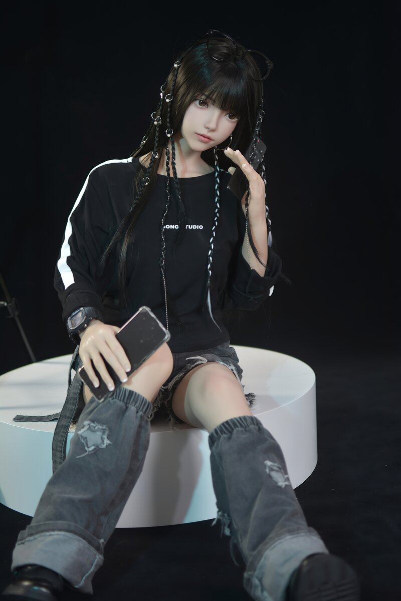 Boneca sexual Xiaolu (FUDoll 150cm B-Cup Silicone)