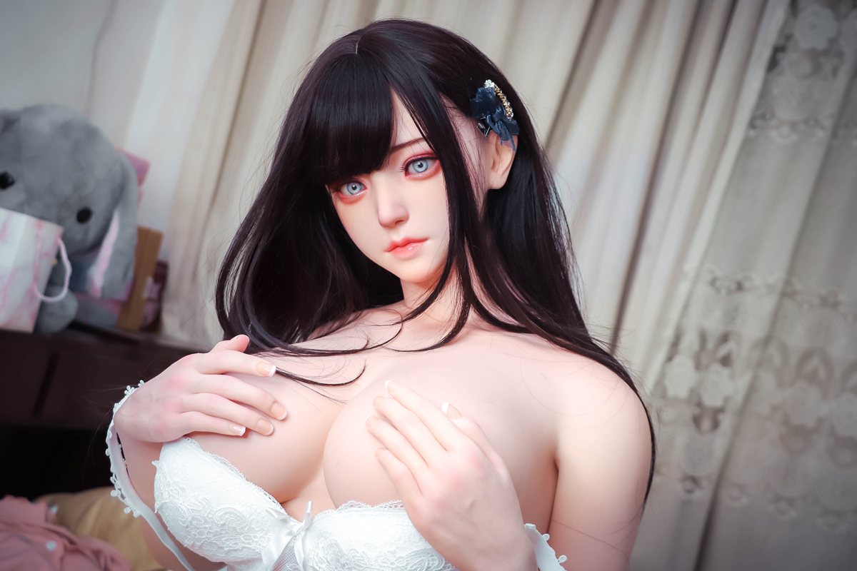 Boneca sexual Lucy (FUDoll 163 cm F-Cup # J002 Silicone)
