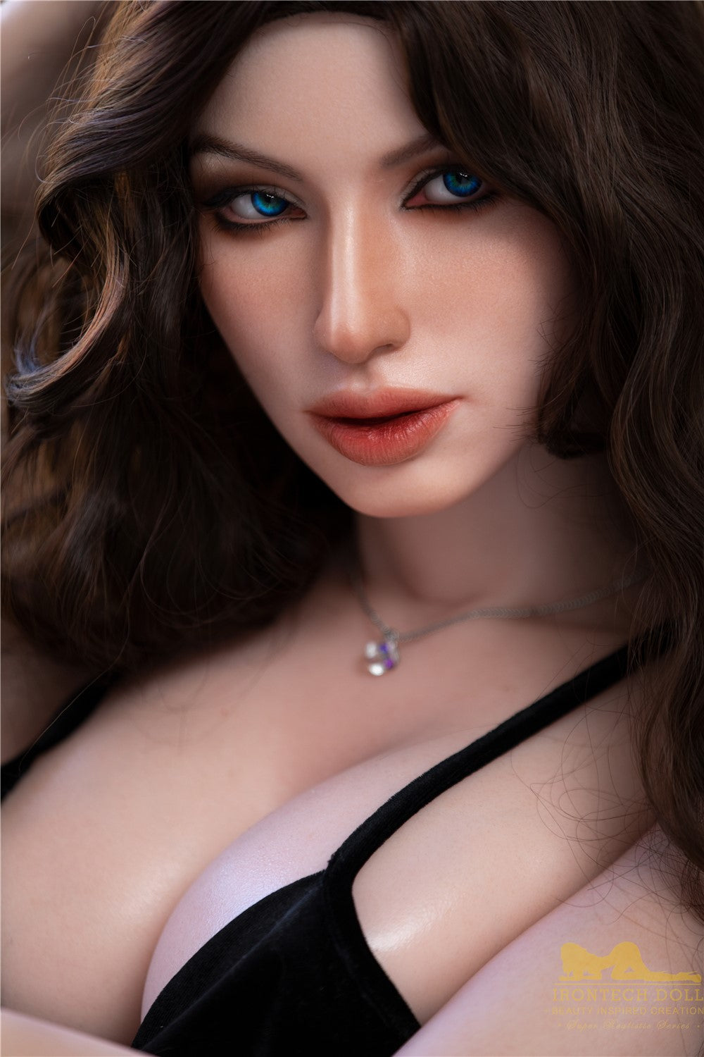 Boneca Sexual Esmeralda (Irontech Doll Copo C 166cm S28 Silicone)